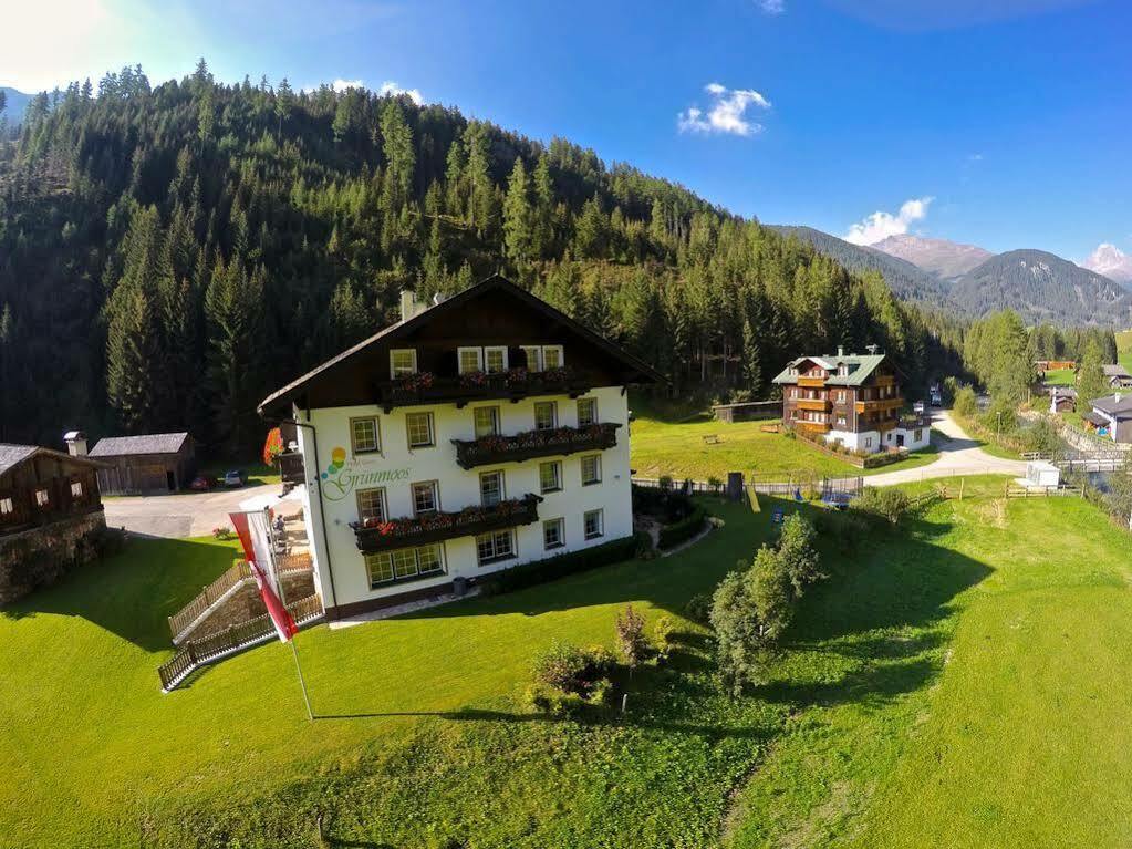 Hotel Garni Gruenmoos Sankt Jakob in Defereggen Esterno foto